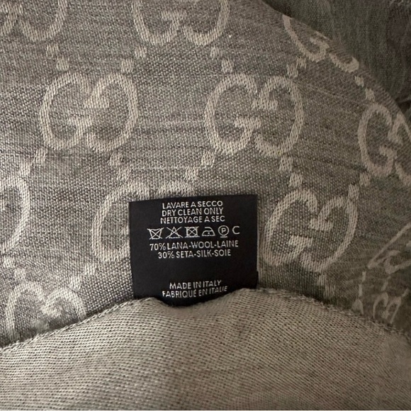 Authentic Gucci GG Jacquard Pattern Wool Scarf Gray - Picture 5 of 9